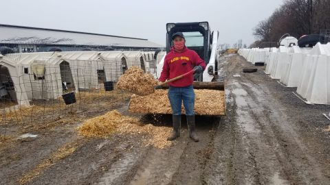 Exigen pago de horas extra a trabajadores agrícolas de Nueva York