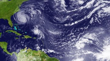 Hurricane Earl Heads Toward U.S. Coast