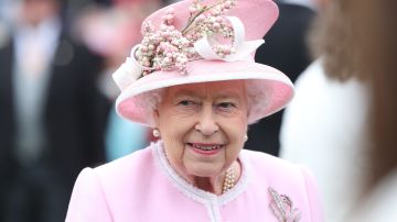 La reina Isabel II será enterrada el 19 de septiembre llevando sólo dos joyas.