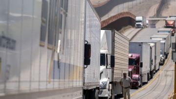 Camiones carga frontera Mexico