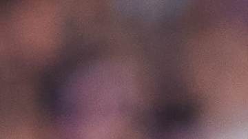 Carles Puyol le hace entrega del premio al Jugador del Mes de noviembre en La Liga a Lionel Messi.