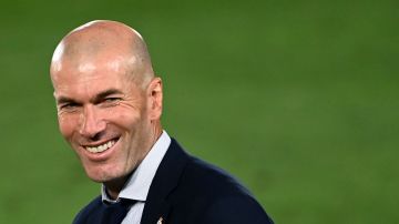 Zidane sigue más vigente que nunca a sus 50 años.