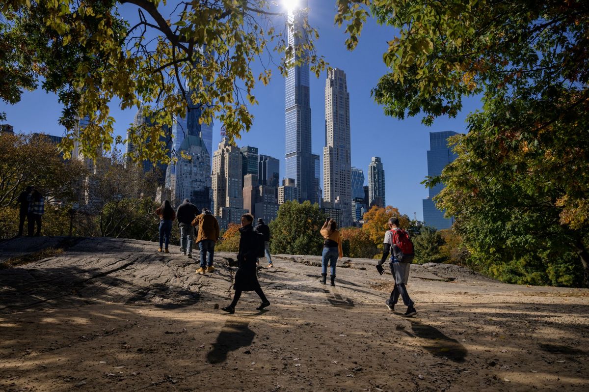 Video: Latino immigrant goes viral on TikTok declaring to make $ 5,000 offering beverages in Central Park and $ 160,000 driving vehicles