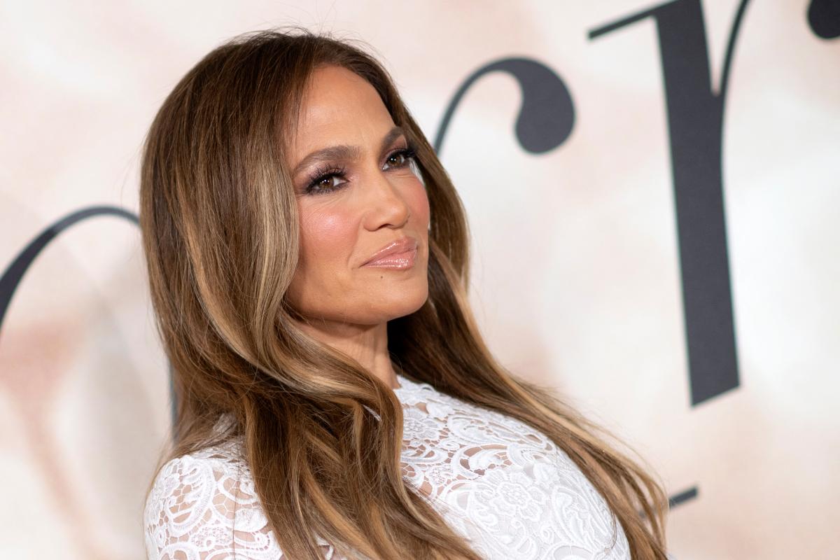 Jennifer Lopez modela sin ropa para su nueva línea de zapatos - El Diario NY