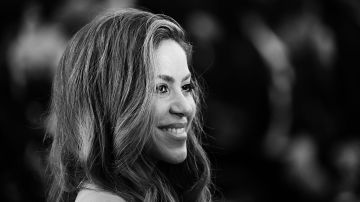 La cantante Shakira se siente honrada por las muestras de cariño de sus colegas.