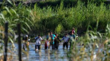 Rio Grande Rio Bravo Migrantes venezolanos Frontera