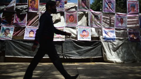 TOPSHOT-MEXICO-CRIME-MISSING-STUDENTS-AYOTZINAPA-REPORT