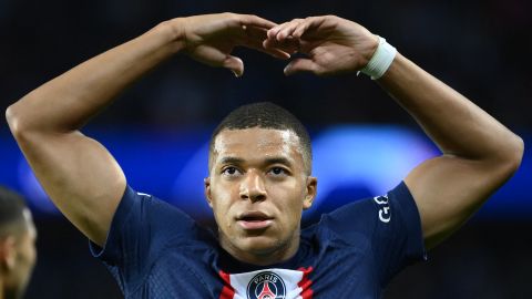 La cifra que le ofreció el PSG a Mbappé es muy difícil de superar por otro club.