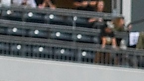 Albert Pujols pisa el home luego de conectar su cuadrangular 697.