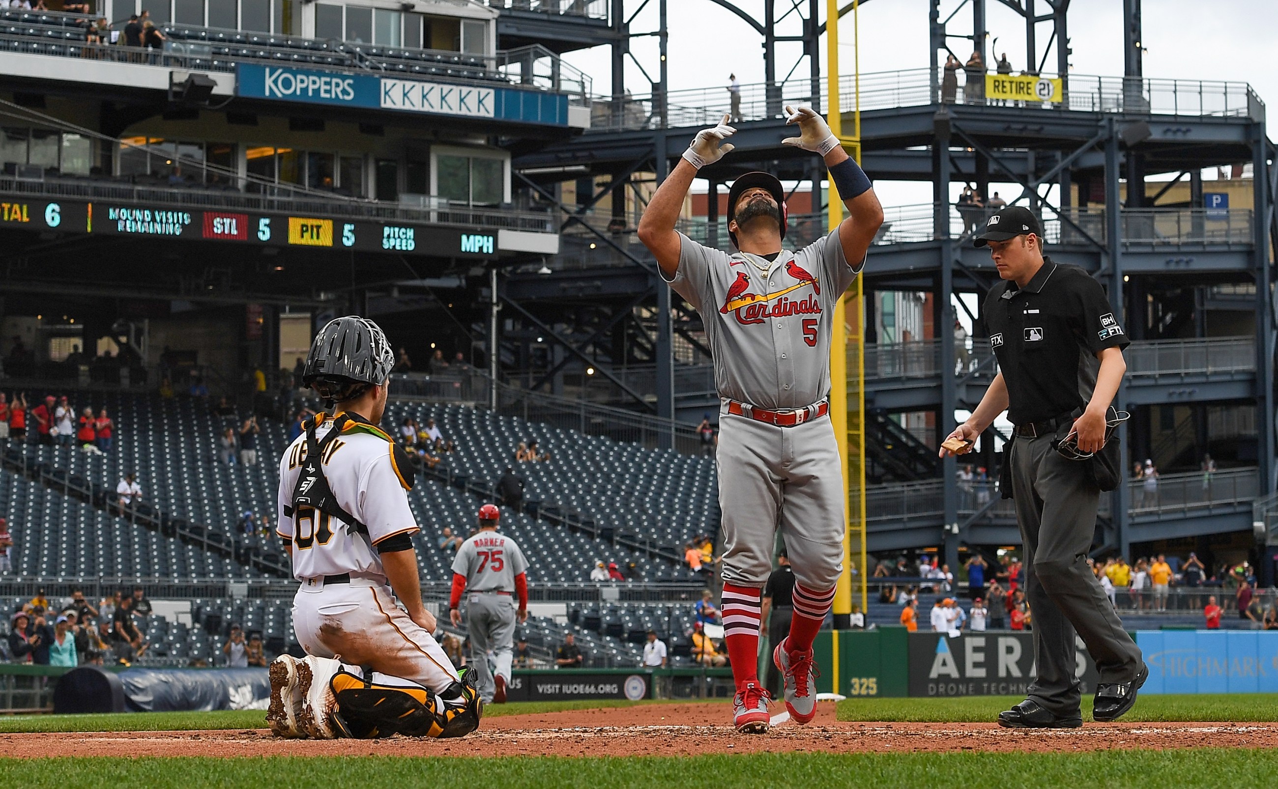 Official Albert Pujols St. Louis Cardinals Chase 697 Home Run for