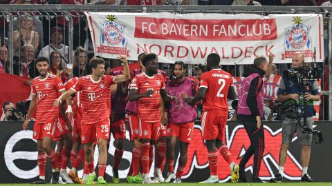 Bayern Munich celebra la victoria ante FC Barcelona en la UEFA Champions League 2022.