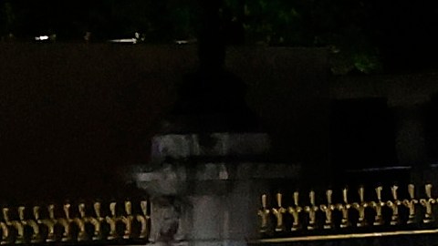 Este es el vehículo en el que llegó el cuerpo de la Reina Isabel II.