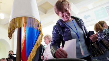 Los rusos votaron hoy para adherir a la "República Popular de Luhansk" a Rusia.