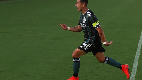 'Chicharito' anotó dos goles en el partido contra San José Earthquakes.