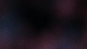 Tai Emery muestra su figura antes del combate que ganó.