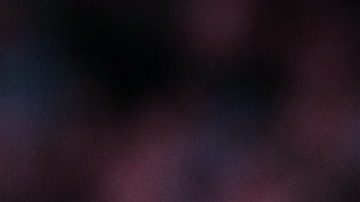 Tai Emery muestra su figura antes del combate que ganó.