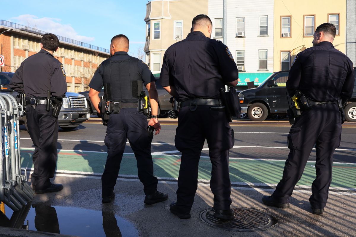 New Jersey female wounded in the neck by a stray bullet when driving on the Williamsburg Bridge