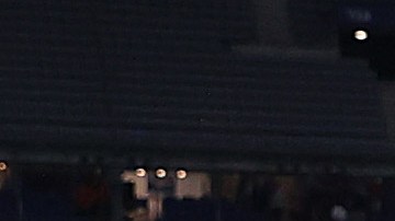 Eder Militao besa a Karoline Lima luego de la final de la UEFA Champions League 2022.