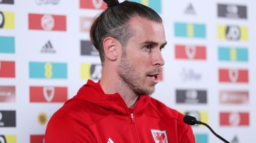 Gareth Bale durante la rueda de prensa con su selección de Gales.