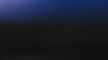 Erling Haaland (L) y Julián Álvarez (R) comparten durante un encuentro ante Nottingham Forest en la Premier League.