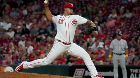 Fernando Cruz hizo su debut de la mejor manera: con dos ponches en su haber.