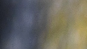 Darío 'Pipa' Benedetto celebra con los hinchas su gol de cabeza ante River Plate.