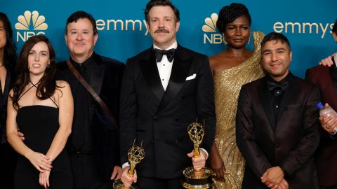 Jeremy Swift, Jason Sudeikis, Sarah Niles, y Nick Mohammed, parte del elenco de "Ted Lasso".