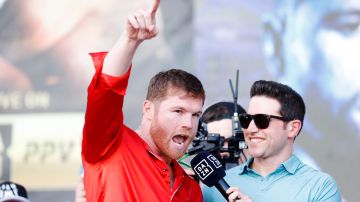 Canelo Álvarez durante el pesaje ante Gennady Golovkin.