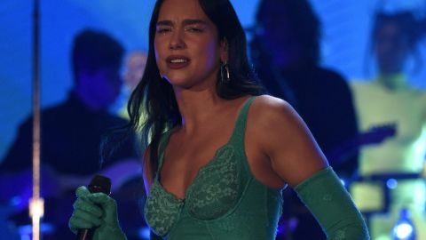 Sismo sorprende a Dua Lipa en CDMX este 22 de septiembre.