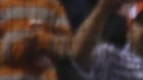 Barry Bonds, máximo jonronero de la historia de MLB, conecta su jonrón 756 con el que dejó atrás la marca de Hank Aaron en 2007.