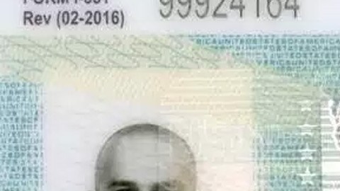 Los inmigrantes cuya Green Card esté a punto de expirar podrán tener una extensión de validez de 24 meses.