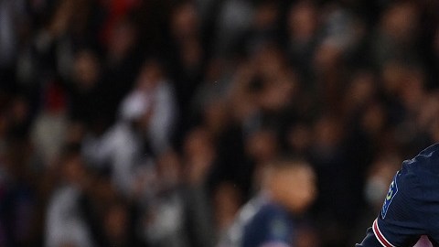 TOPSHOT-FBL-FRA-LIGUE1-PSG-LYON