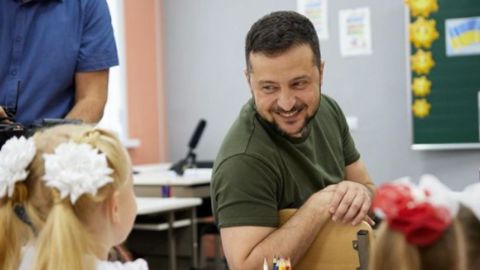 El presidente ucraniano visitó una de las escuelas.