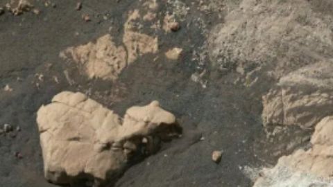 Pozos de extracción de roca de Perseverance donde tomó dos muestras de núcleo en un área conocida como "Wildcat Ridge".