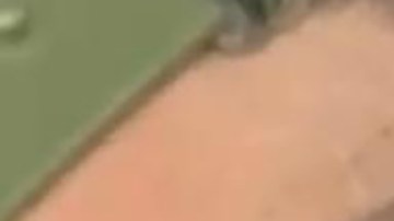 Miguel Mawad y una de las fotos que presentó en la causa contra su ex, Génesis Aleska, por supuesta agresión