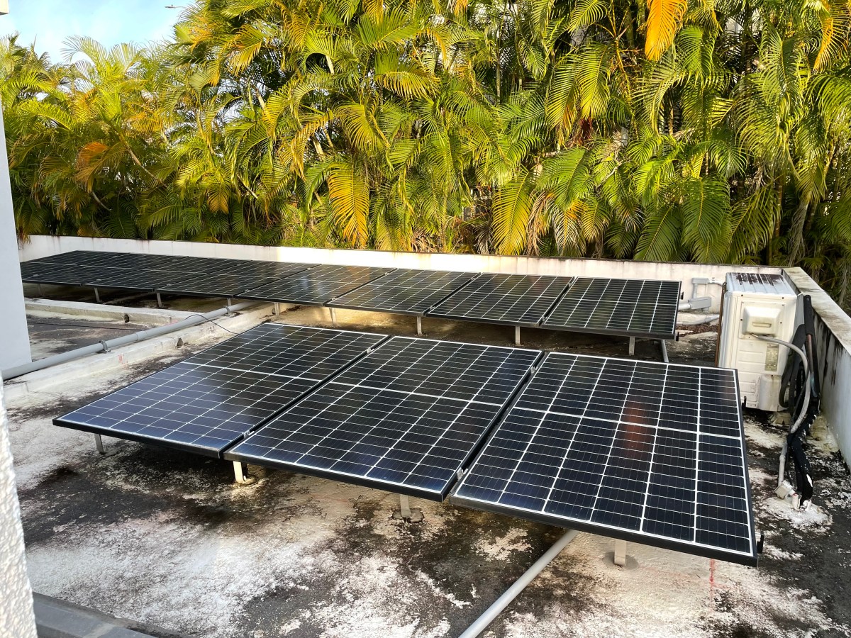 Puerto Rico: Hispanic Federation teme impacto de pausa del DOE a fondos federales para placas solares bajo programa "Comunidades Resilientes"