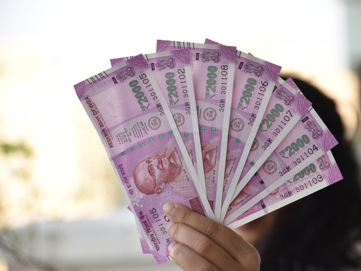 Hombre de la India ganó premio de la lotería y ahora todos sus conocidos le piden dinero prestado.