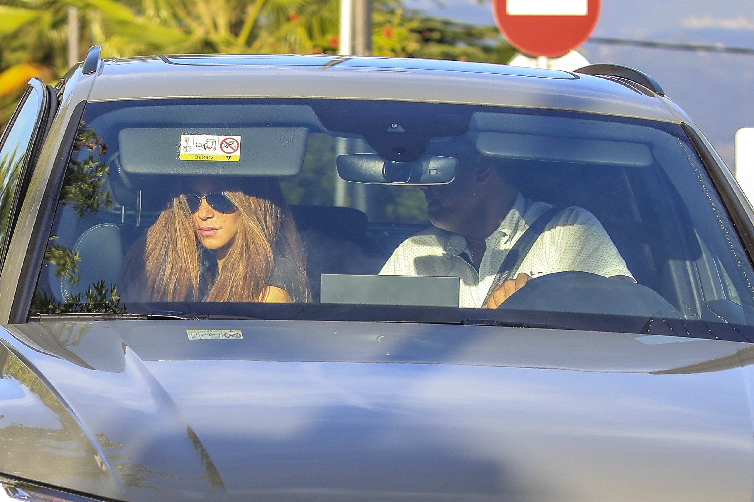 Shakira junto a su hermano Toni. 