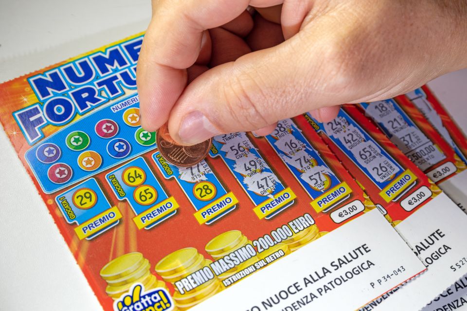 A South Carolina man went to the store to buy a sandwich, also got a Scratch-Off and won 0,000