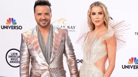 El cantante Luis Fonsi junto a su esposa, Agueda López.