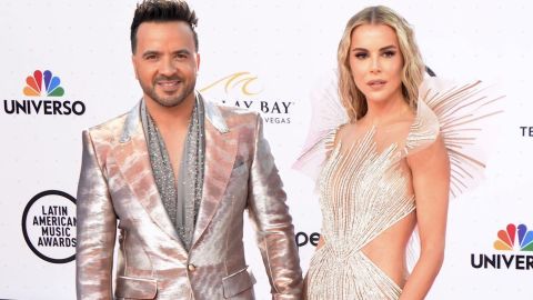 El cantante Luis Fonsi junto a su esposa, Agueda López.