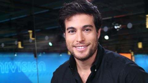 Danilo Carrera anuncia el estreno de "Vencer la Ausencia" (Univision), telenovela que llega esta noche a Estados Unidos y en la que comparte créditos con Ariadne Díaz, Mayrín Villanueva y David Zepeda.