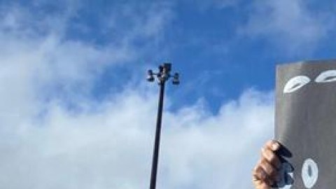 El alcalde de Cayey, Rolando Ortiz, encabezó la marcha contra LUMA Energy.