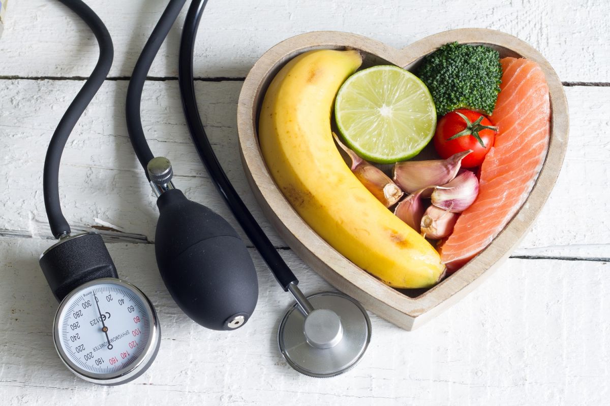 How to reduce the risk of high blood pressure through diet