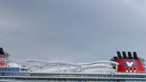 Adamari López y su hija viajaron en el Disney Wish.