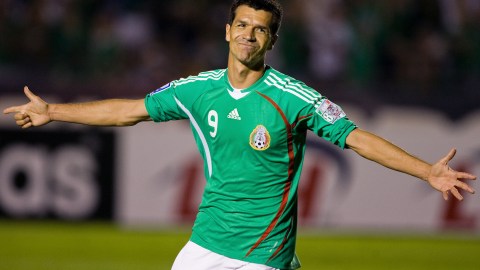 Jared Borgetti durante su etapa como jugador de la Selección de México.