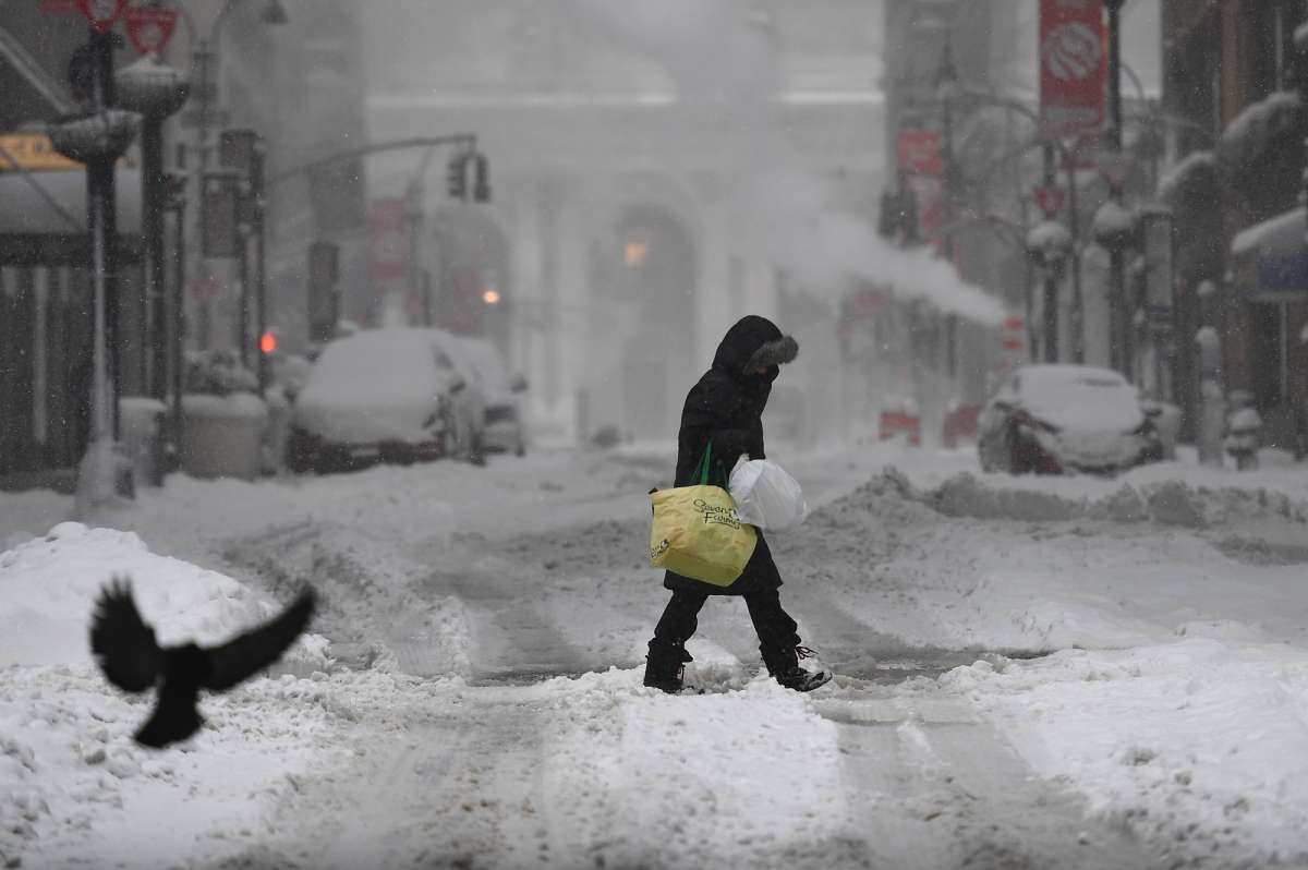 El invierno en Nueva York podría pasar de muy bajas temperaturas a algunas templadas, según expertos.