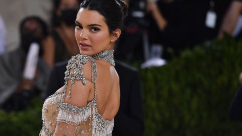 La modelo Kendall Jenner ha recibido críticas por su disfraz.