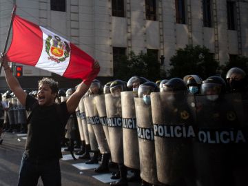 PERU-POLITICS-CASTILLO-PROTEST