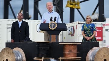 El presidente Biden y la primera dama Jill Biden durante su visita en Puerto Rico.